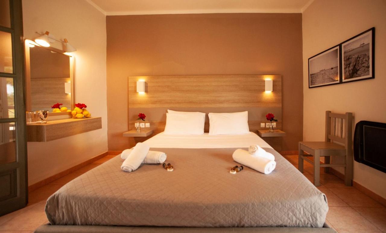 Seimeio Strofilia Hotel Kalogria  Bagian luar foto